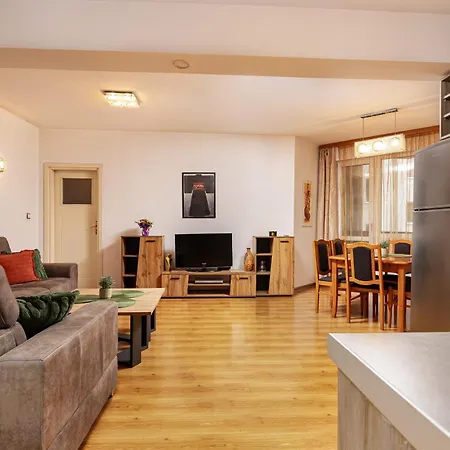Glorious - 2-bedroom Near Youth Hill By Flat Mаnager Apartmán *