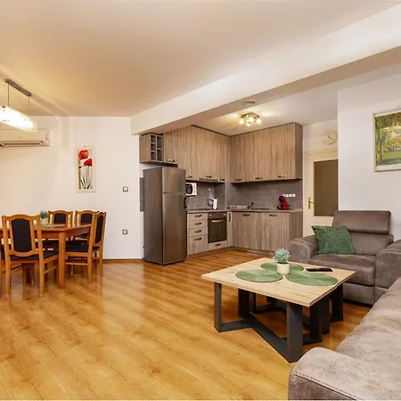 Glorious - 2-bedroom Near Youth Hill By Flat Mаnager Apartmán *